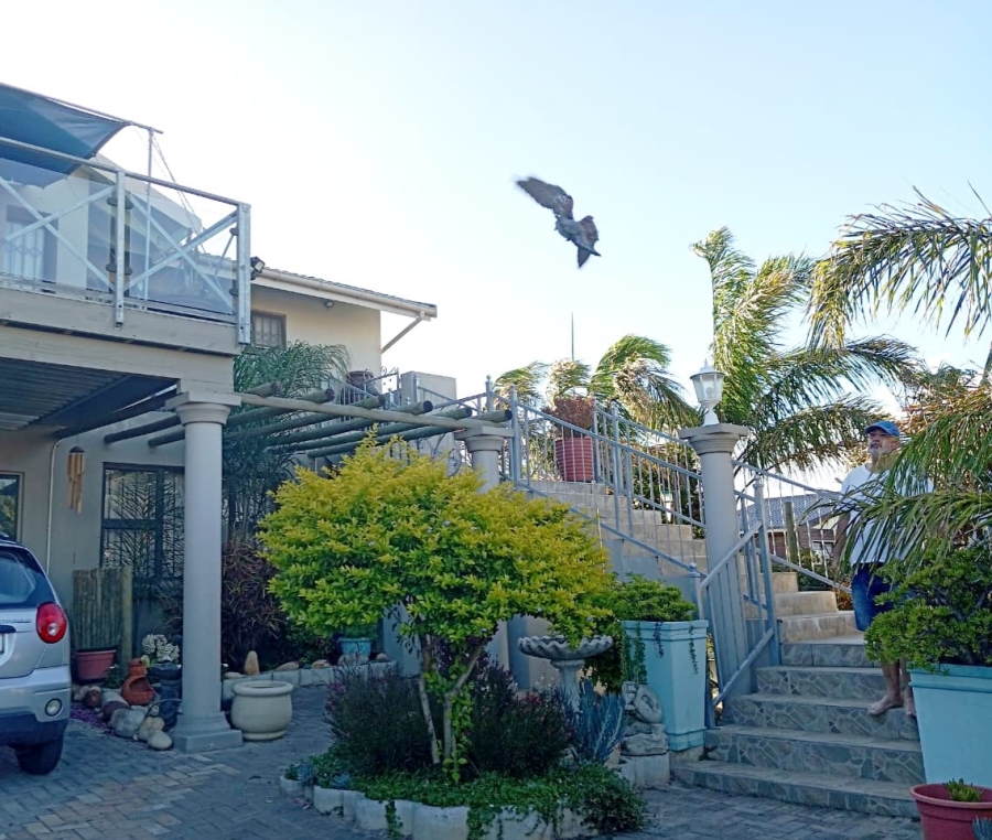 4 Bedroom Property for Sale in Wavecrest Eastern Cape